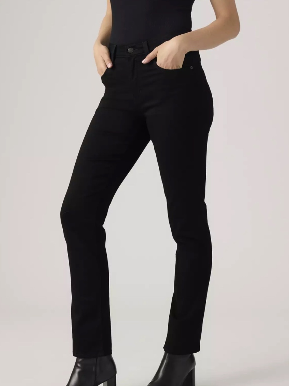 Levi's High-Rise Straight Jeans in Black